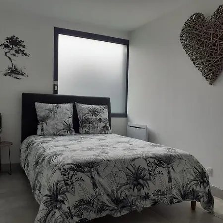 Apartamento Les Pins De Talant , Au Calme En Rez De Jardin Exterior foto