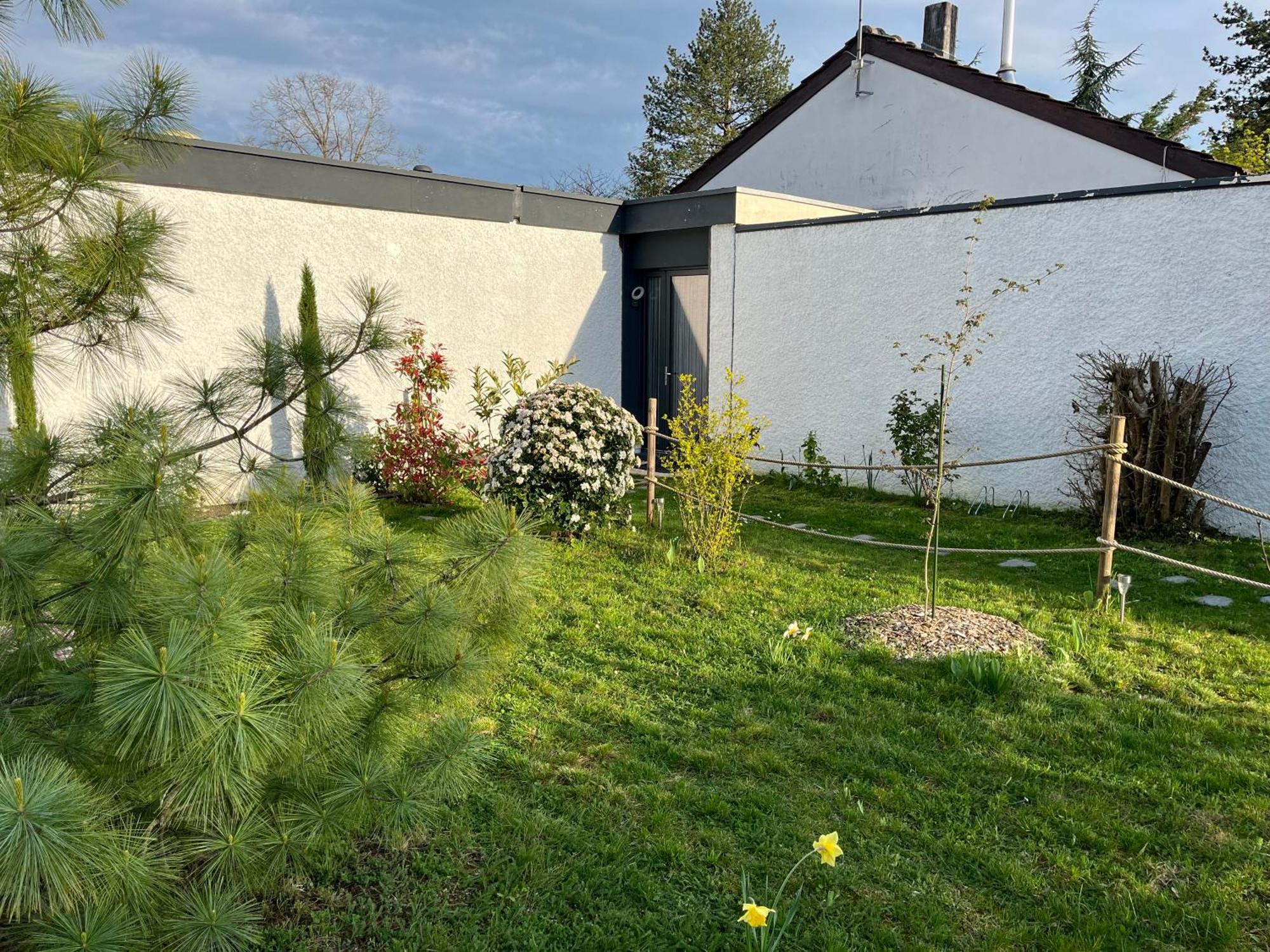Le Talant: Dans Maison Au Calme Appartement *